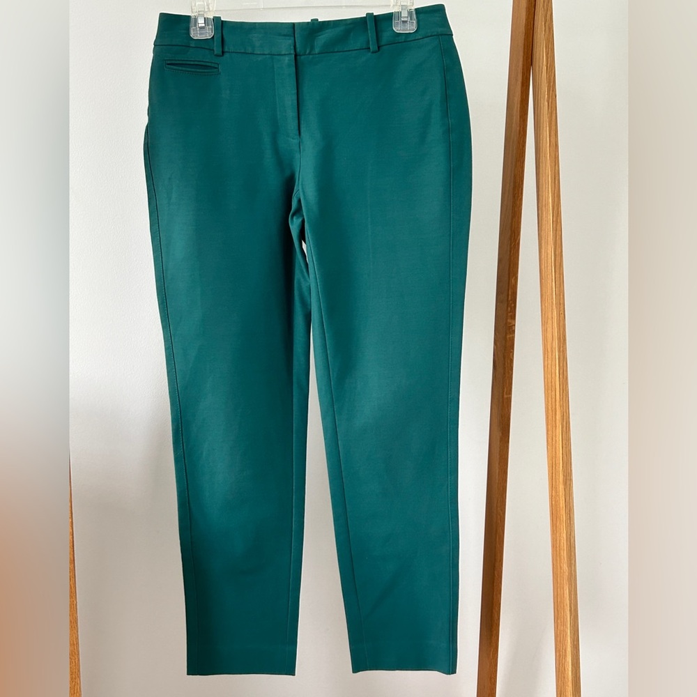 WHBM Slim Ankle Pant. Green. Size 4R.
